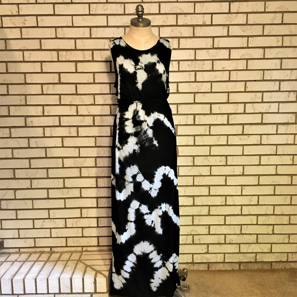 Pink Rose  Black & White Tie-dye Maxi Dress Size L